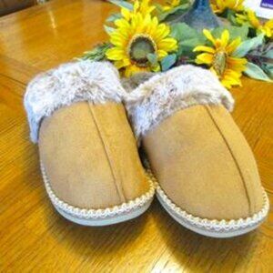 A713-NEW NEW Dreamtoe Faux Fur and Suede Slippers shoes M (7-8)